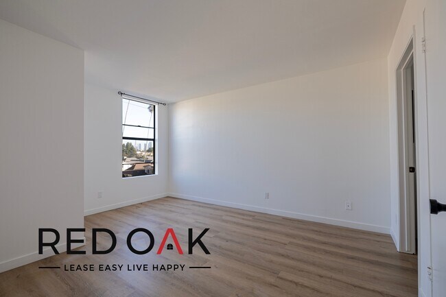 Foto del edificio - ~1 Month FREE~ Phenomenal Two Bedroom with...