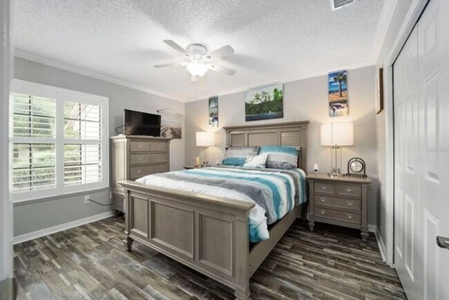 Foto del edificio - AVAILABLE BY JUNE 1ST-CHARMING 3/2 VILLA I...