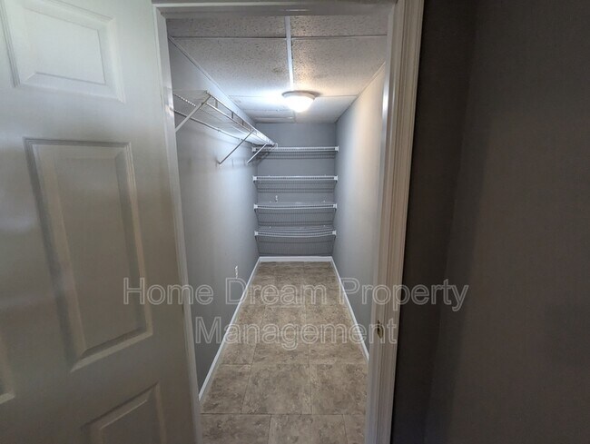 Building Photo - 11605 Rutherford Dr