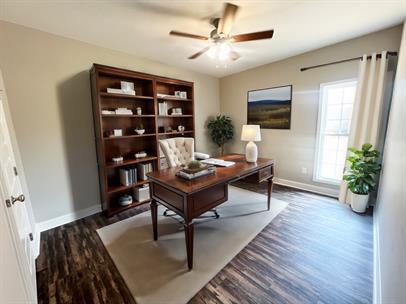 Foto del edificio - 207 Silverthorn Dr