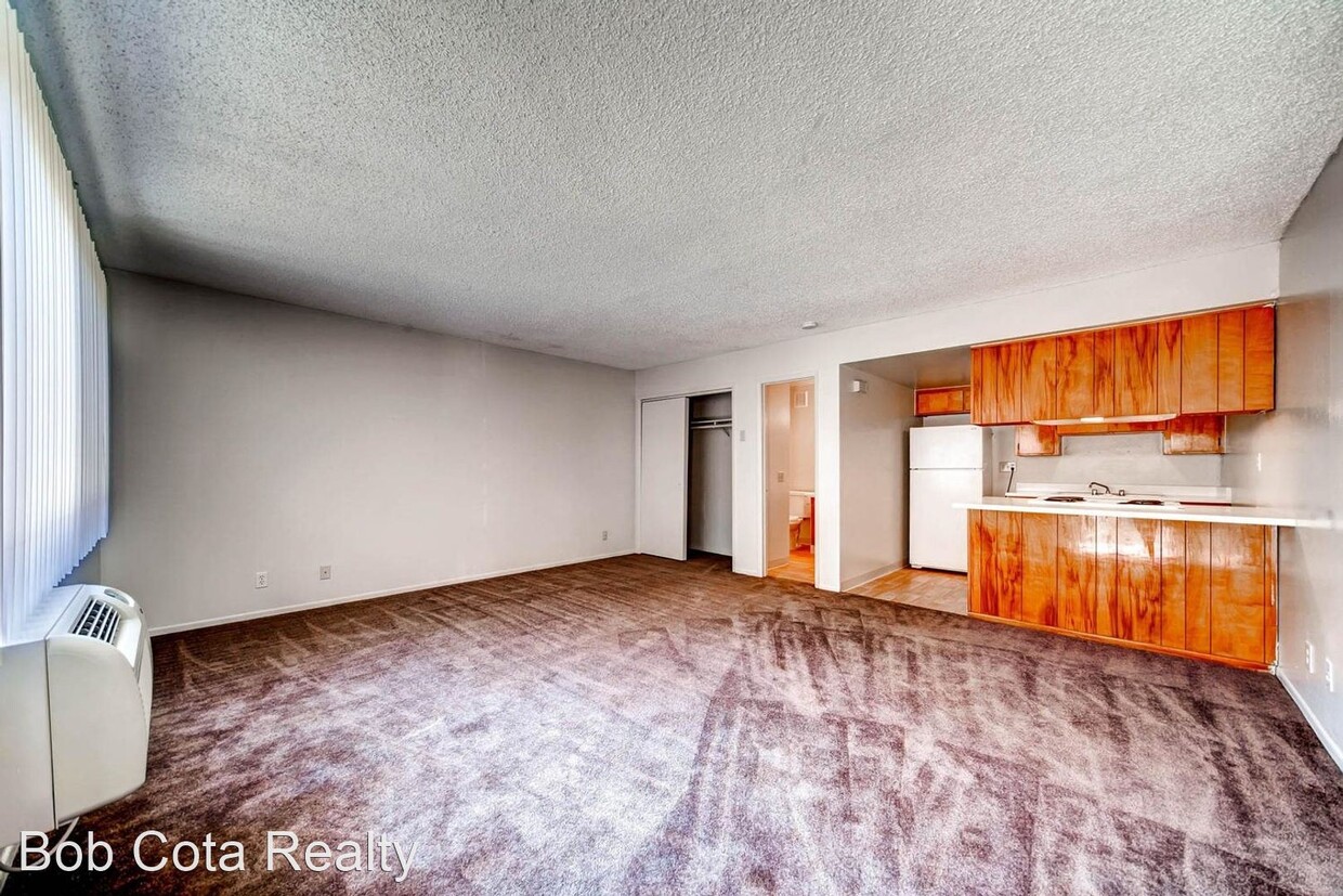 Foto principal - 218 W Clemmens Ln