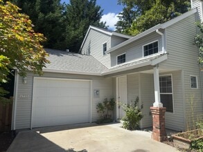 Building Photo - 14735 SW Redbud Way
