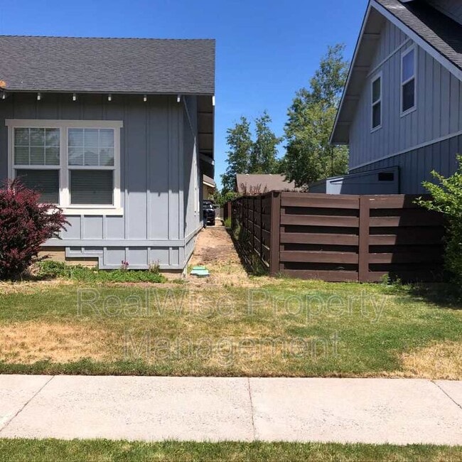 Building Photo - 20618 Songbird Ln