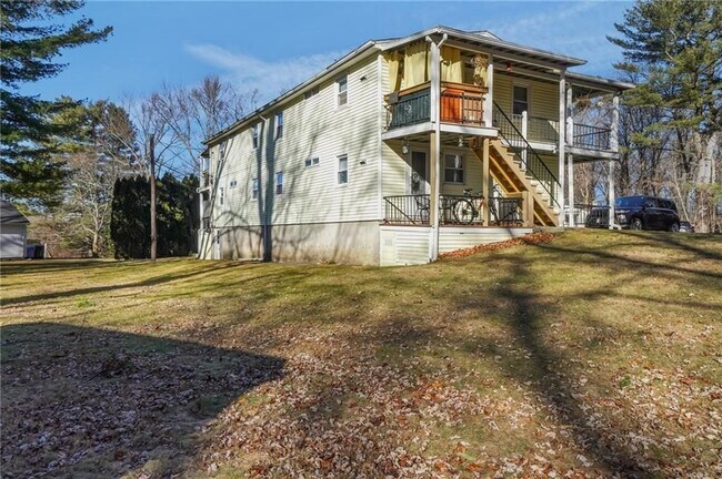 Foto del edificio - 35 W Wrentham Rd