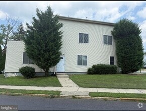 Building Photo - 7 E Mill Rd