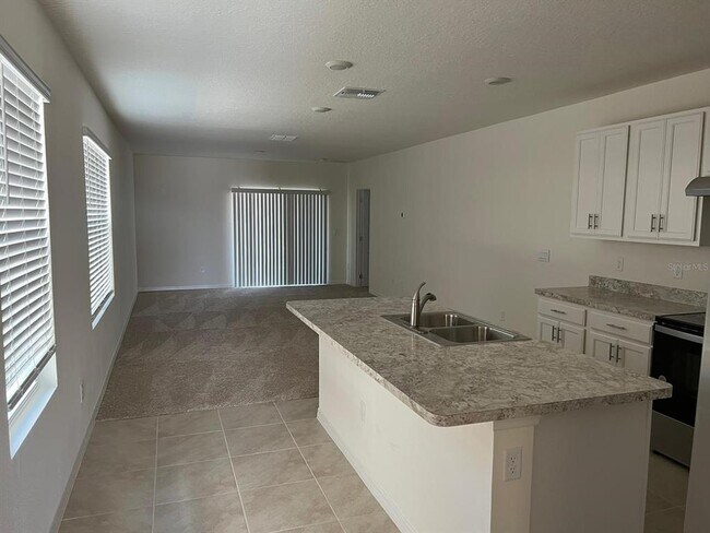 Foto del edificio - 444 Lily Ln
