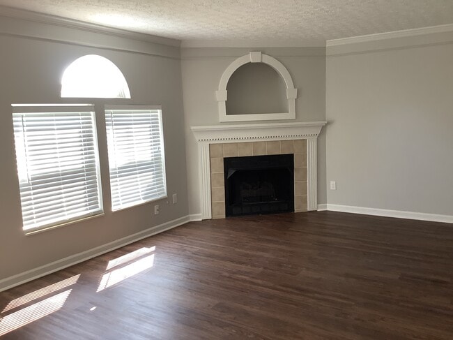 Building Photo - 295 Marjoram Dr