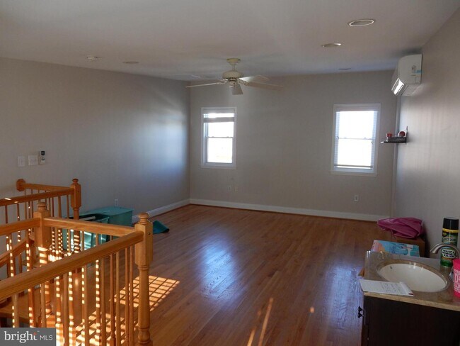 Foto del edificio - 1706 Fleet St