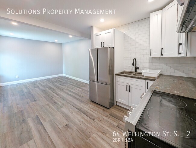Photo du bâtiment - **Beautifully Kept 2 Bedroom Unit**