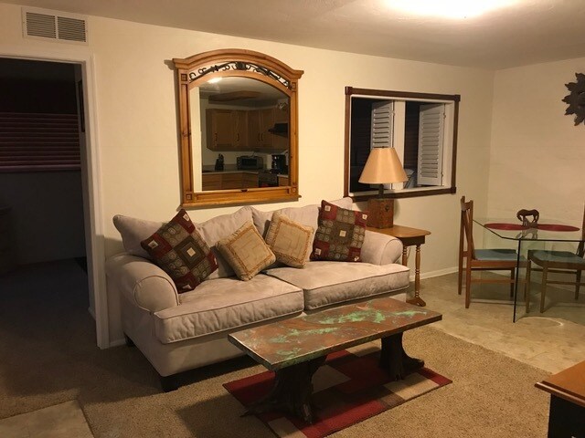 Living Room - 514 N Plumer Ave