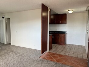 Building Photo - 3370 Salt Lake Blvd