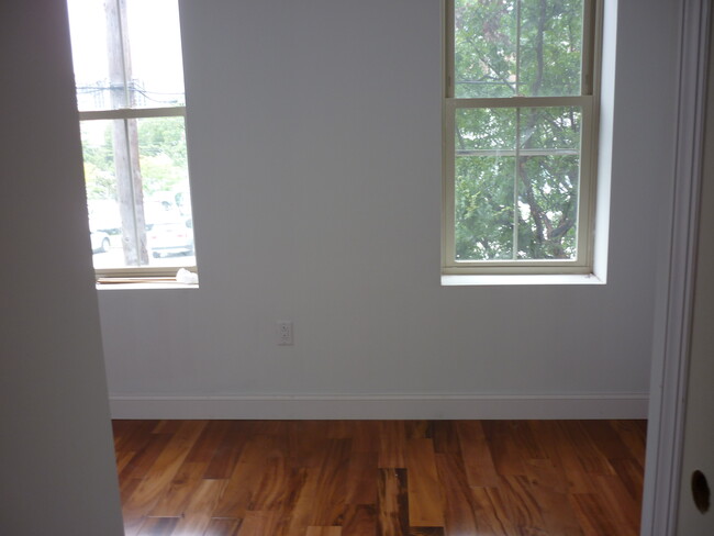front bedroom - 3815 Pearl St