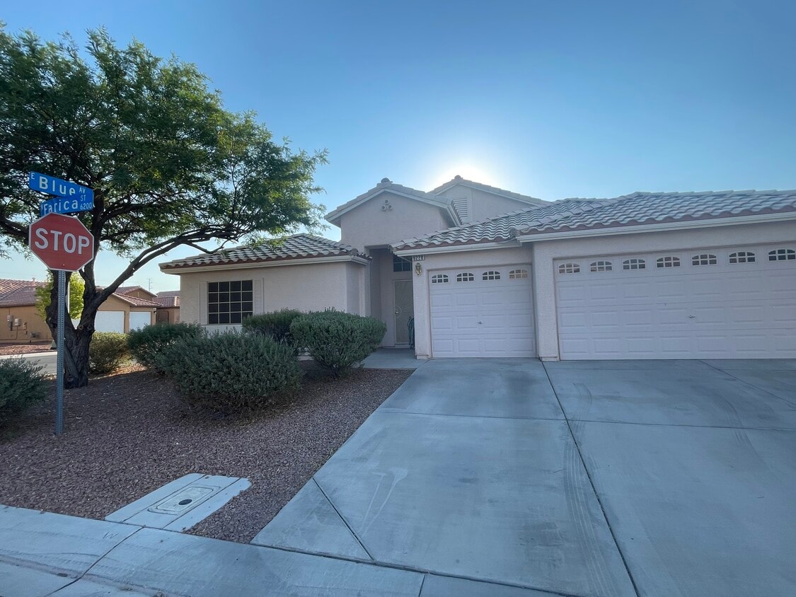 Primary Photo - 6228 Farica St