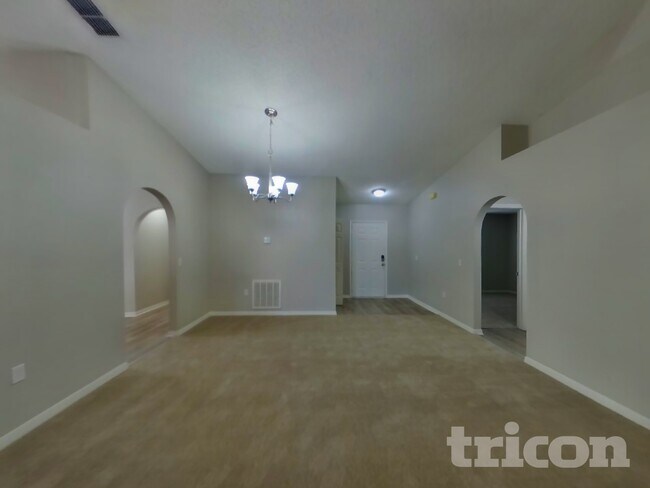 Foto del edificio - 4468 Woodley Creek Rd