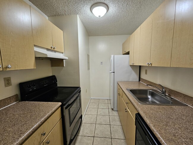 Foto del edificio - 1215 Benoist Farms Rd