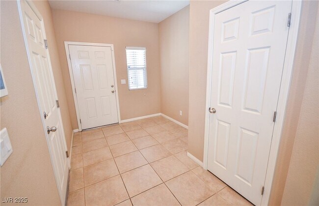 Foto del edificio - 6470 Little Harbor Ct