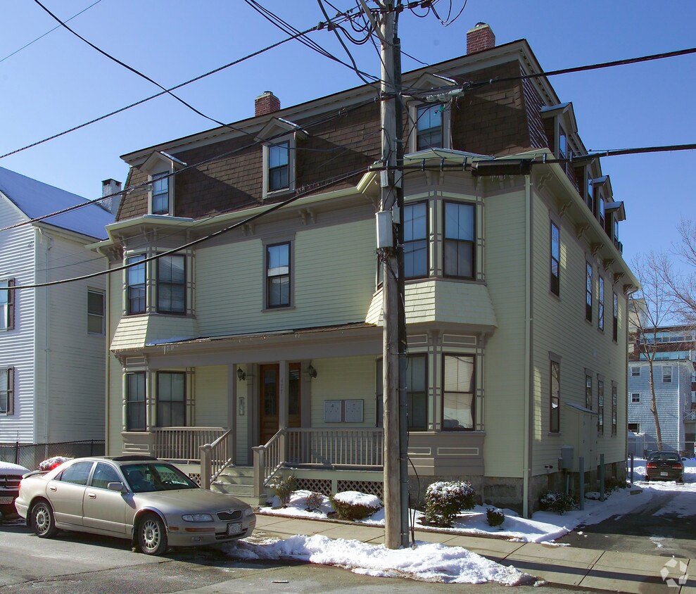 Building Photo - 465-477 3rd St