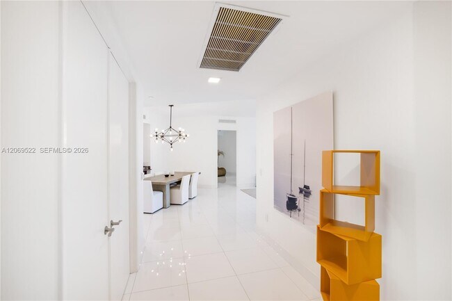 Foto del edificio - 15901 Collins Ave