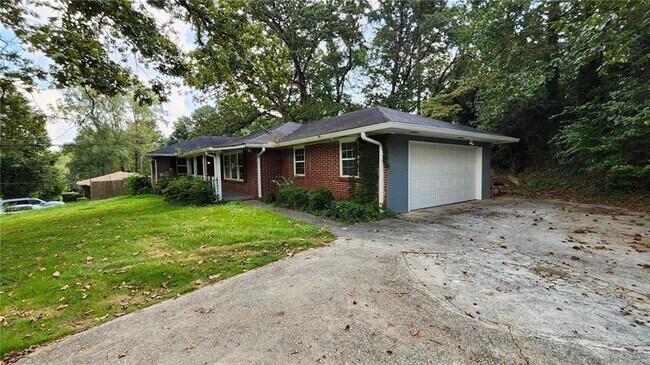 Foto del edificio - 2628 Browns Mill Rd SE
