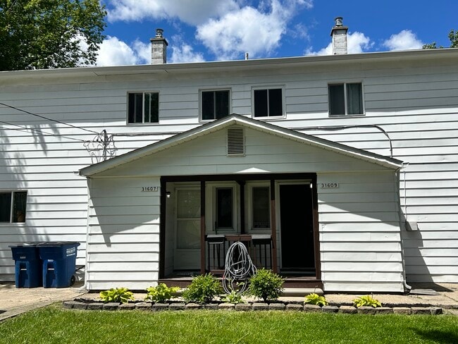 Photo - 31607 Antrim Ct Townhome