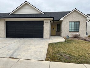 Building Photo - 5126 N Villa Pl