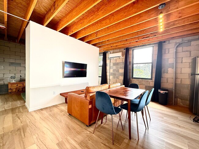 Foto del edificio - 1335 Churchill Rd