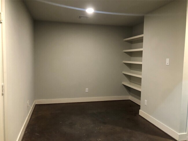 Foto del edificio - 5514 Larkin St