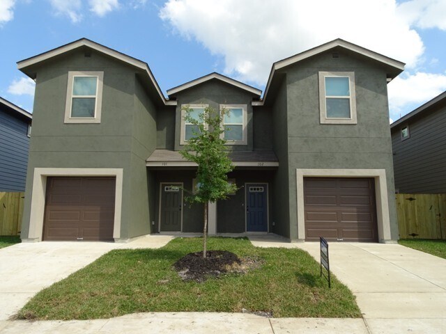 Foto del edificio - 7042 Lakeview Dr.