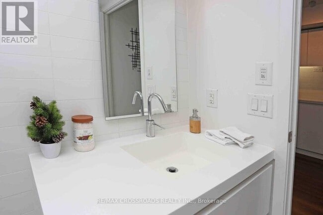 Building Photo - 75-3075 Queens Wharf Rd