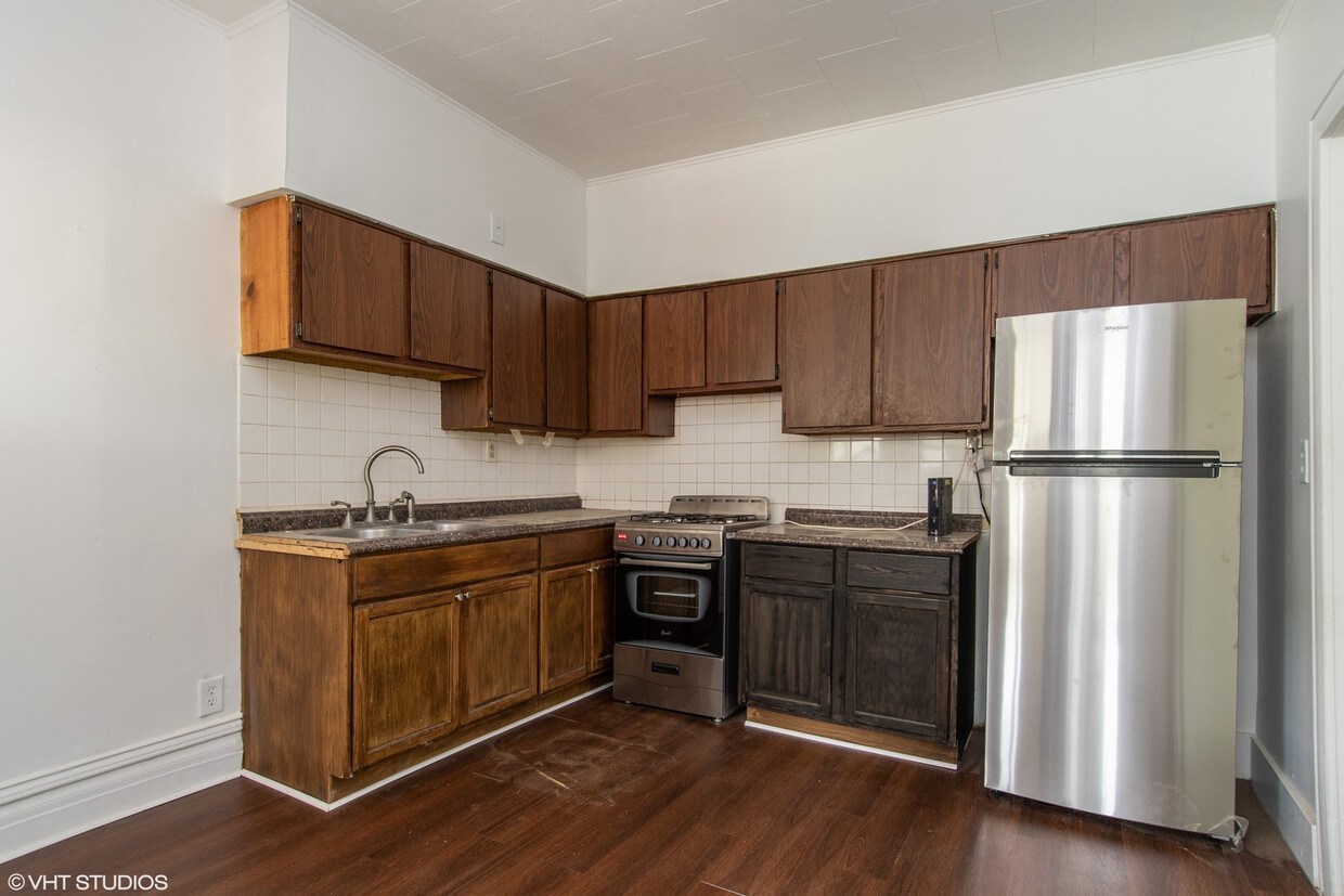 Foto principal - 633-635 Concord St