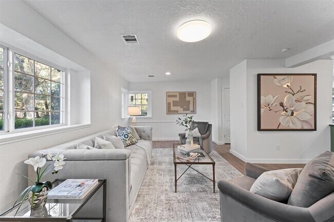Foto del edificio - 5211 Council Grove Ln