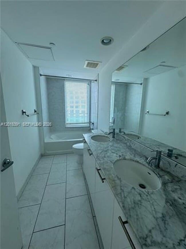 Photo - 951 Brickell Ave Apartment