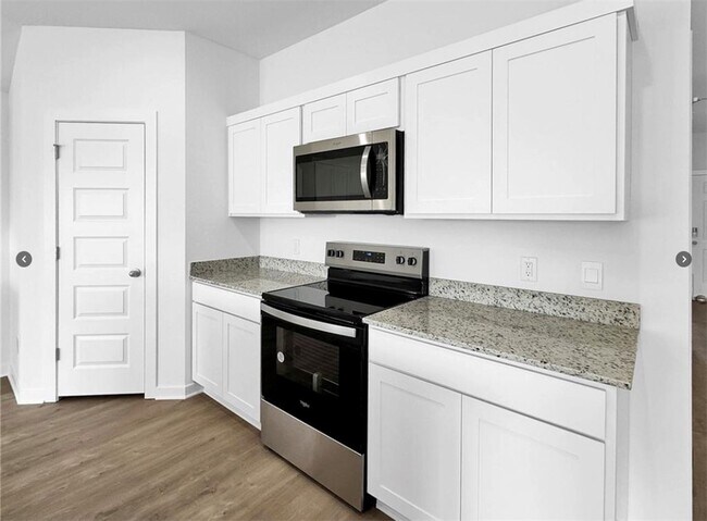 Building Photo - 571 Riggs St
