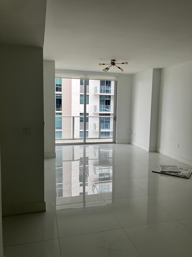 Foto del edificio - 1010 SW 2nd Ave