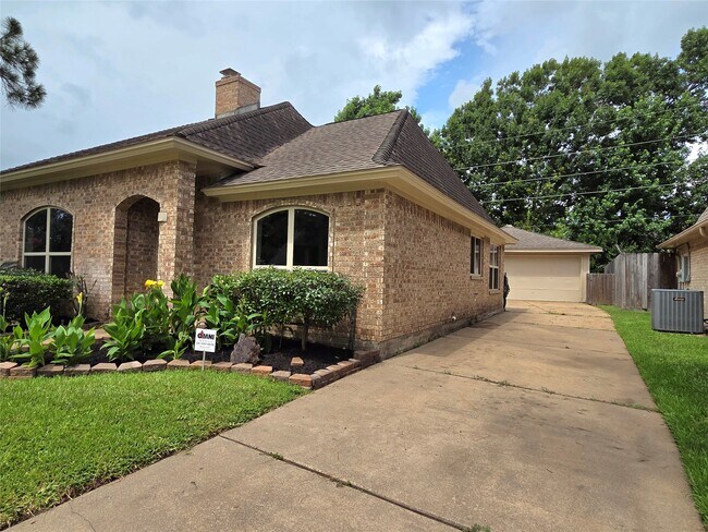 Building Photo - 8706 Chelsworth Dr