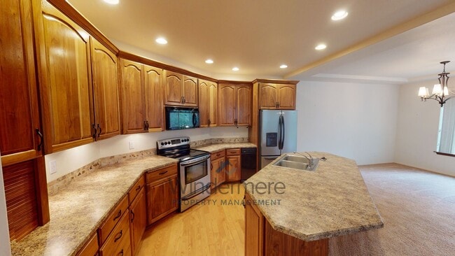 Building Photo - 136 Costello Pl