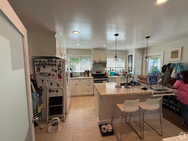 Modern new kitchen - 107 Rafael Dr