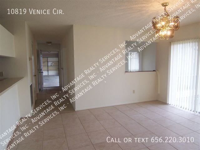 Building Photo - 10819 Venice Cir