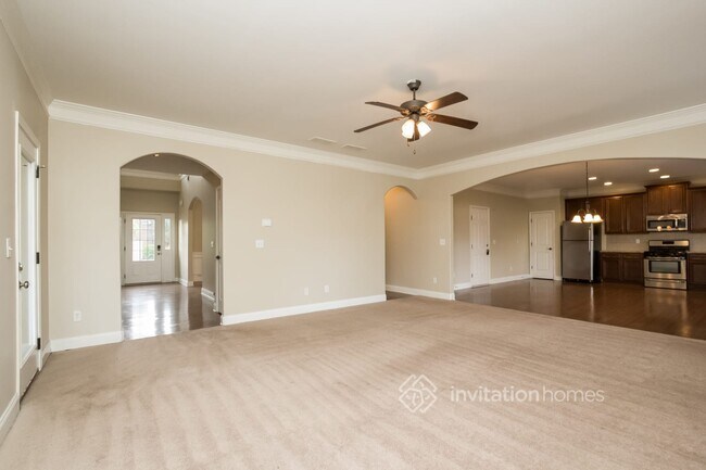Building Photo - 3827 Lake Haven Way