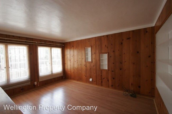 Building Photo - 539 45th St