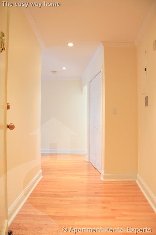 Building Photo - 60 Brattle St
