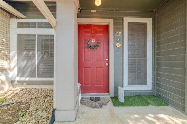 Foto del edificio - 1015 E Yager Ln