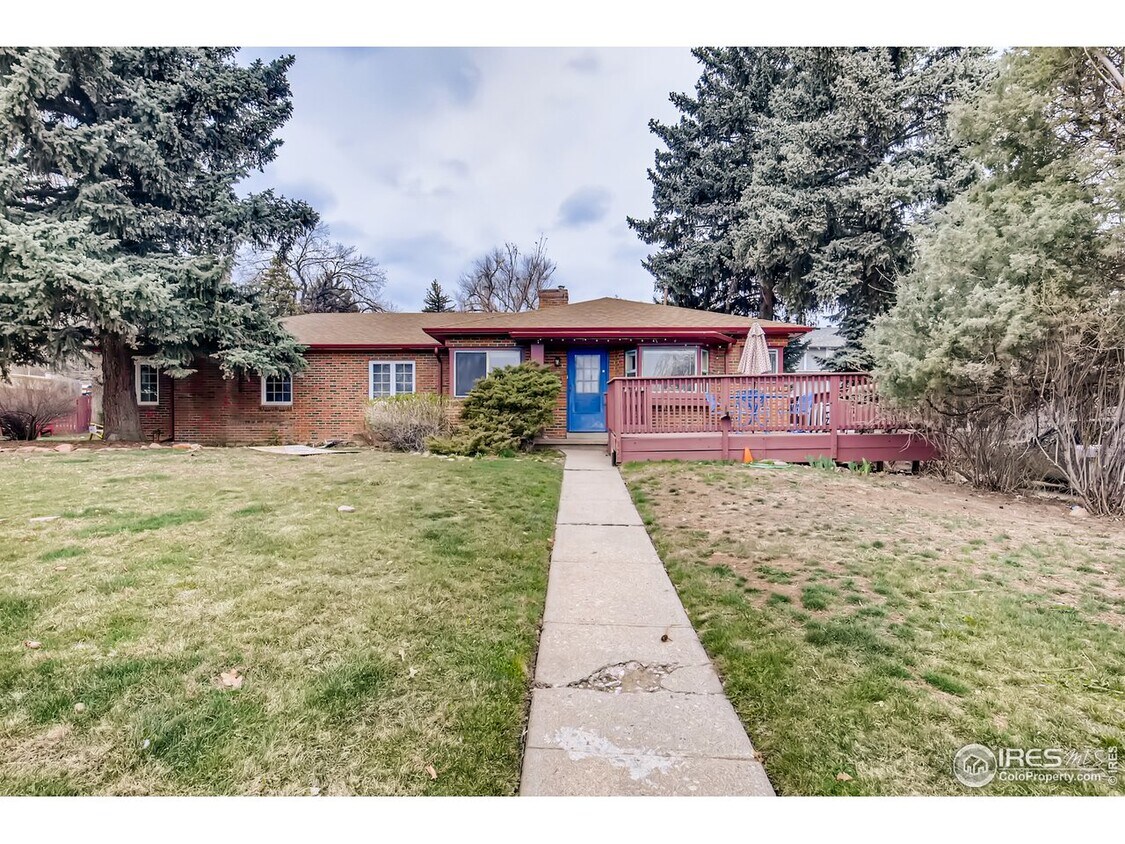 Primary Photo - 827 18th St