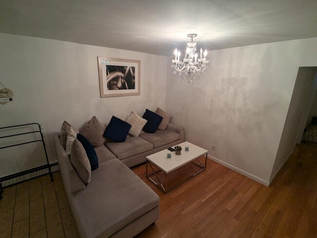 Foto del edificio - 304 E 34th St