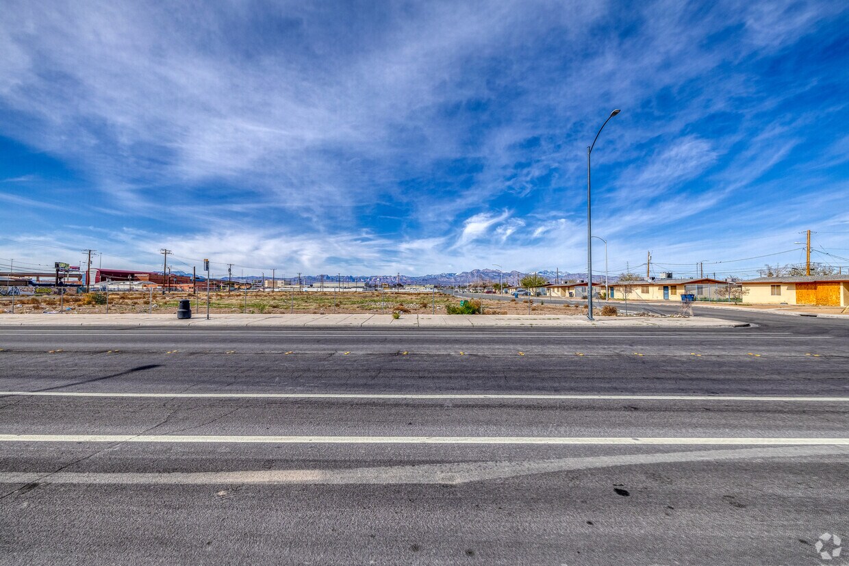 Desert Cactus Apartments in Las Vegas, NV