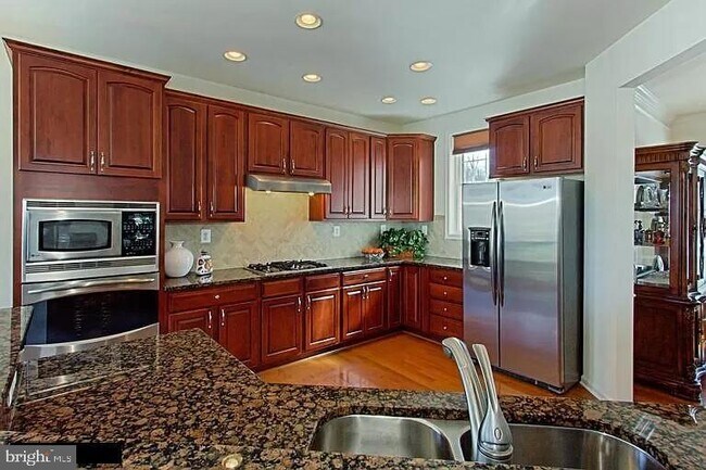 Building Photo - 23156 Evergreen Ridge Dr