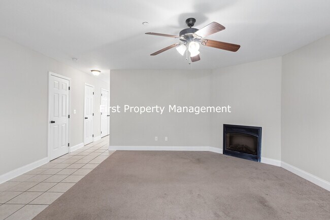 Building Photo - 1109 Maple Tree Ln