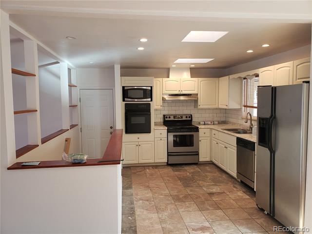 Foto del edificio - 3494 E Lake Dr