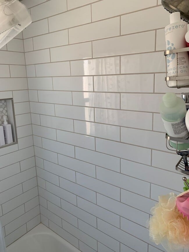 Building Photo - Pre Leasing for fall 2026! 3/2 in Medical District