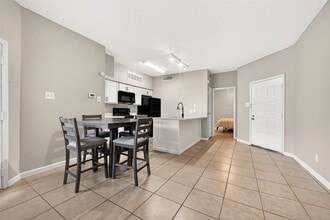 Building Photo - 10855 Meadowglen Ln